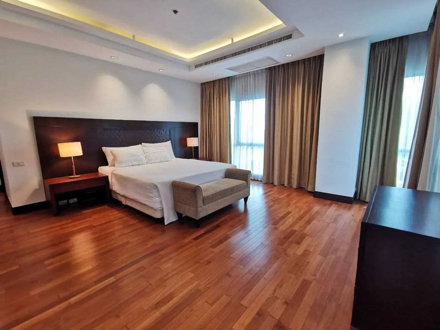 Property photos for Royal Residence Park