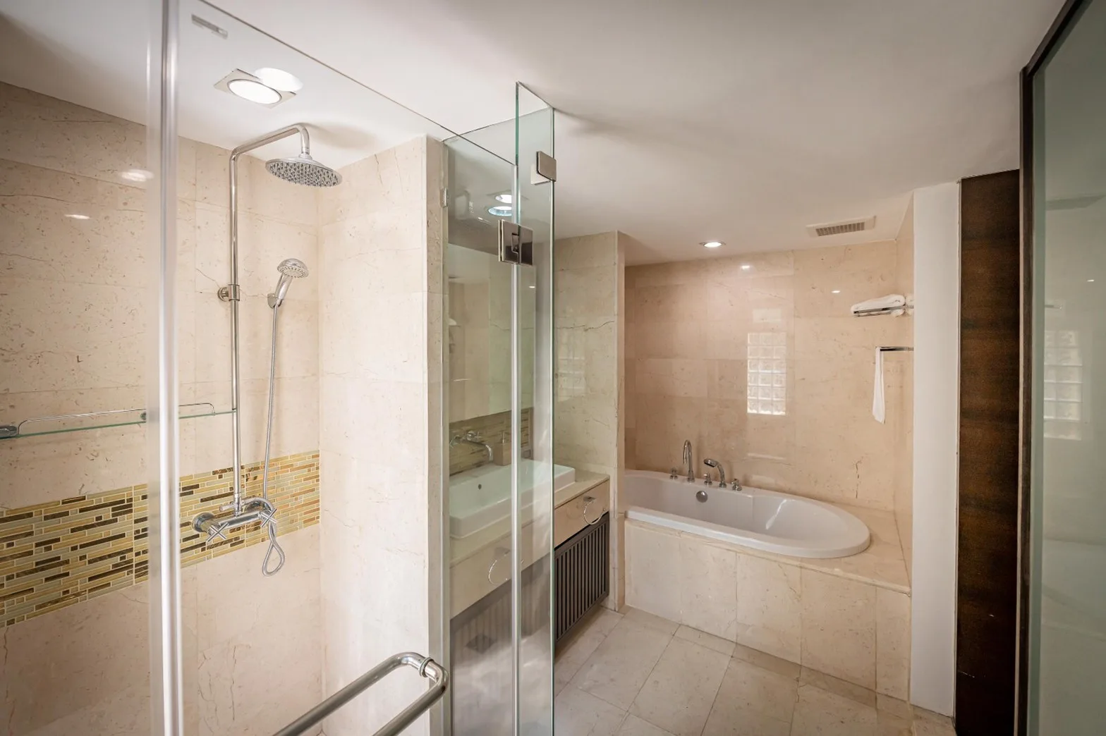 Property photos for Silver Heritage