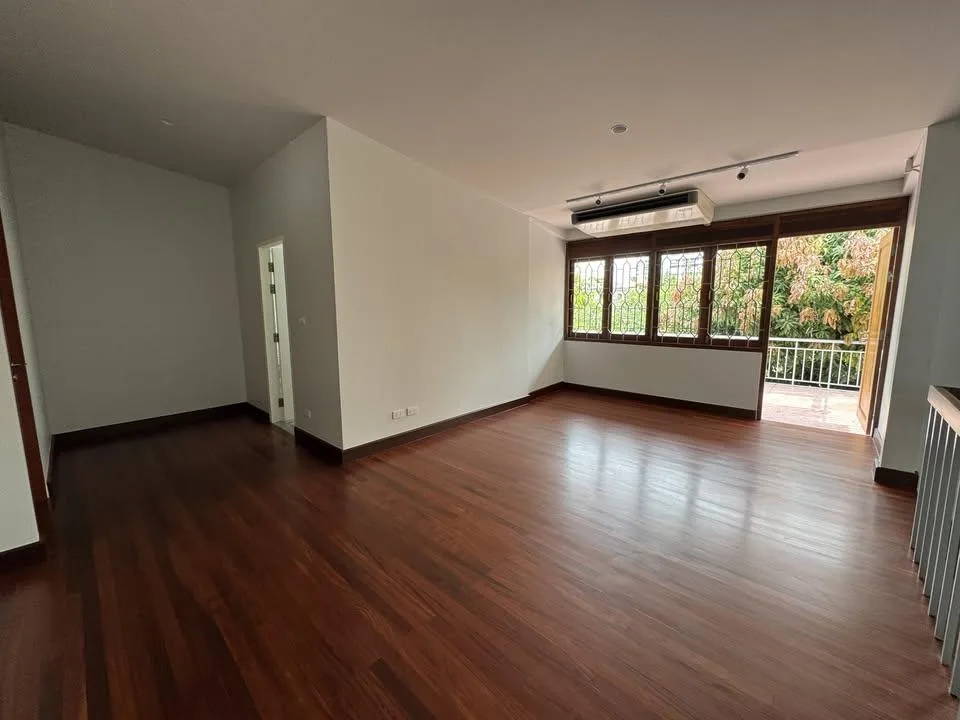 Property photos for Single House Ekk. 6