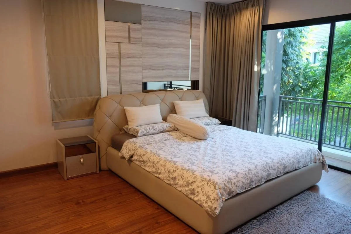 Property photos for Villa Arcadia Srinakarin