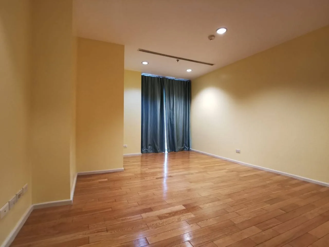 Property photos for The Legend Saladaeng