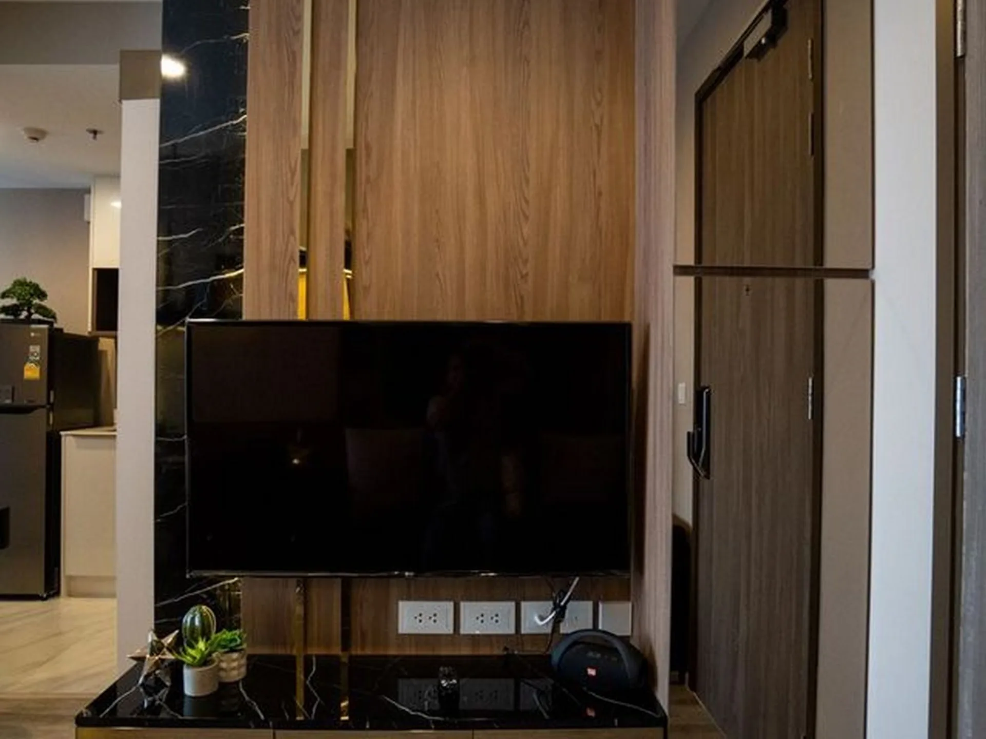 Property photos for Ideo Mobi Asoke
