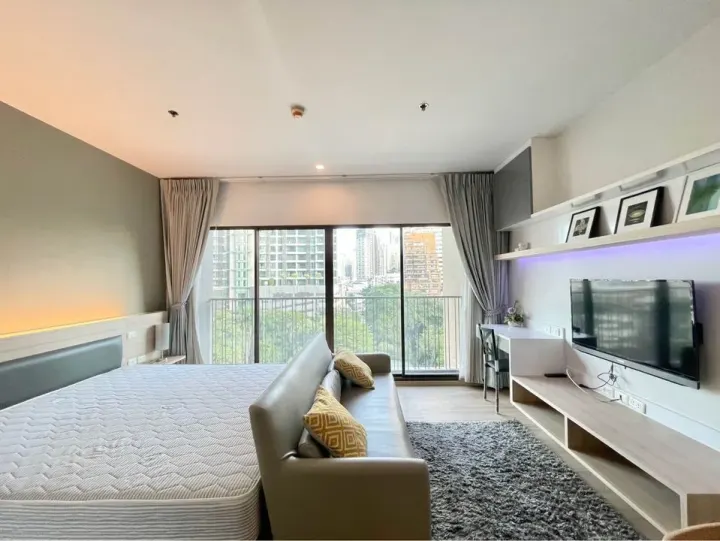 Property photos for Noble Refine
