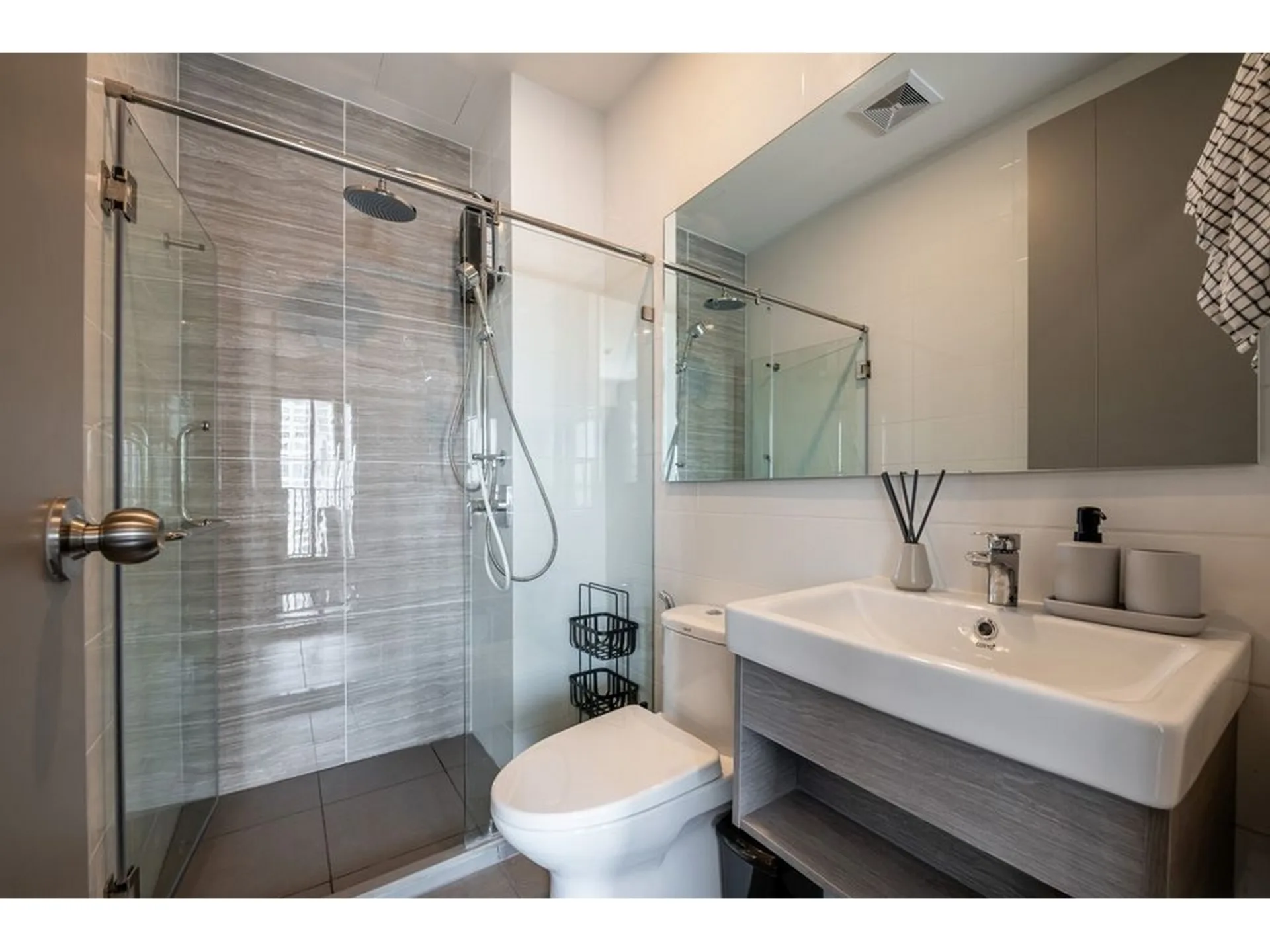 Property photos for Knightsbridge Prime Onnut