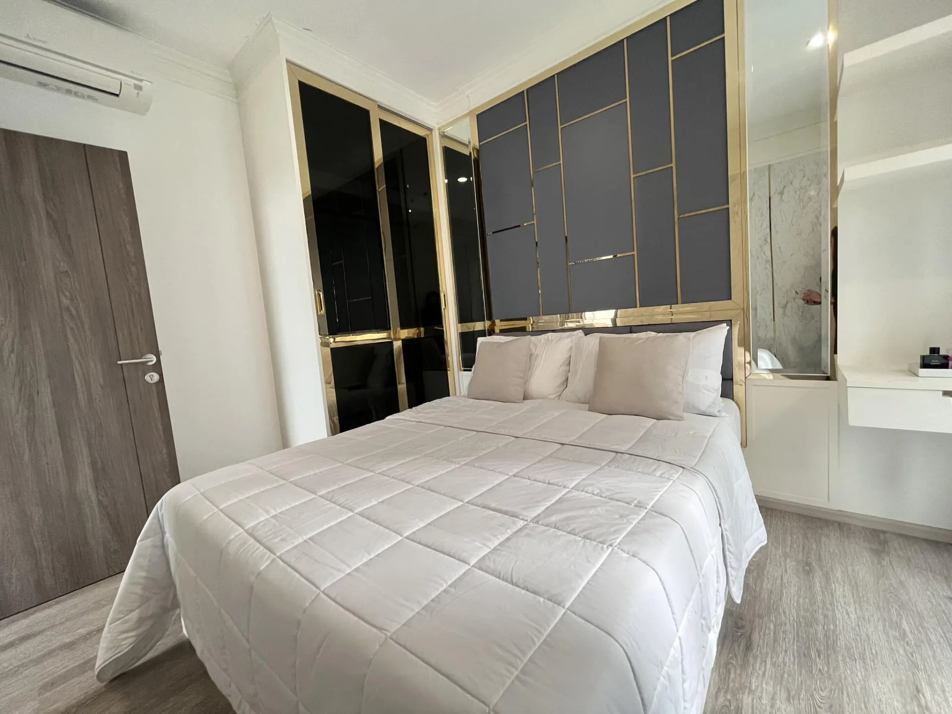 Property photos for Ideo Mobi Asoke