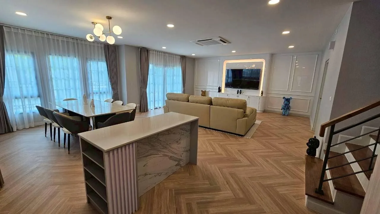 Property photos for Centro Bangna - Km.7