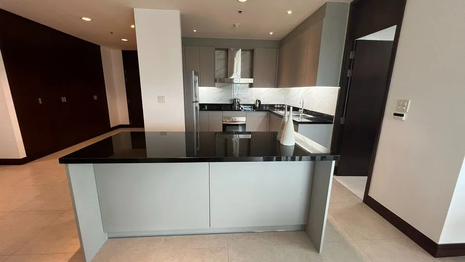 Property photos for Royal Residence Park