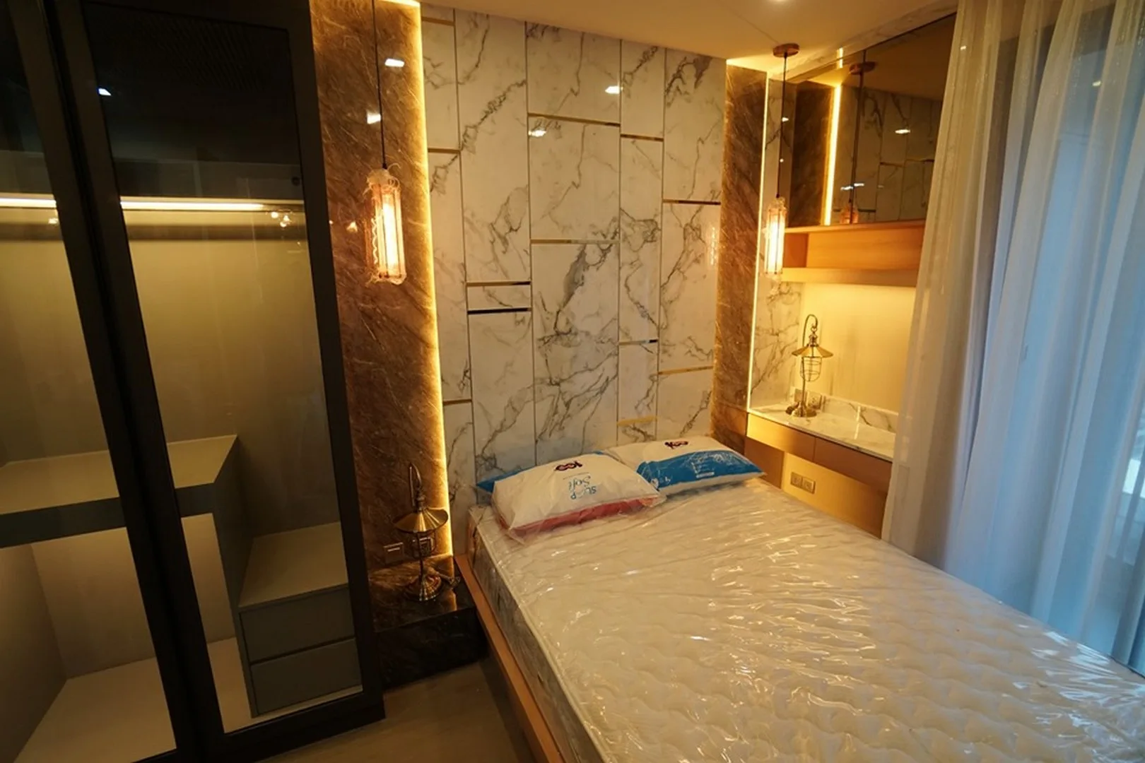 Property photos for Ashton Asoke