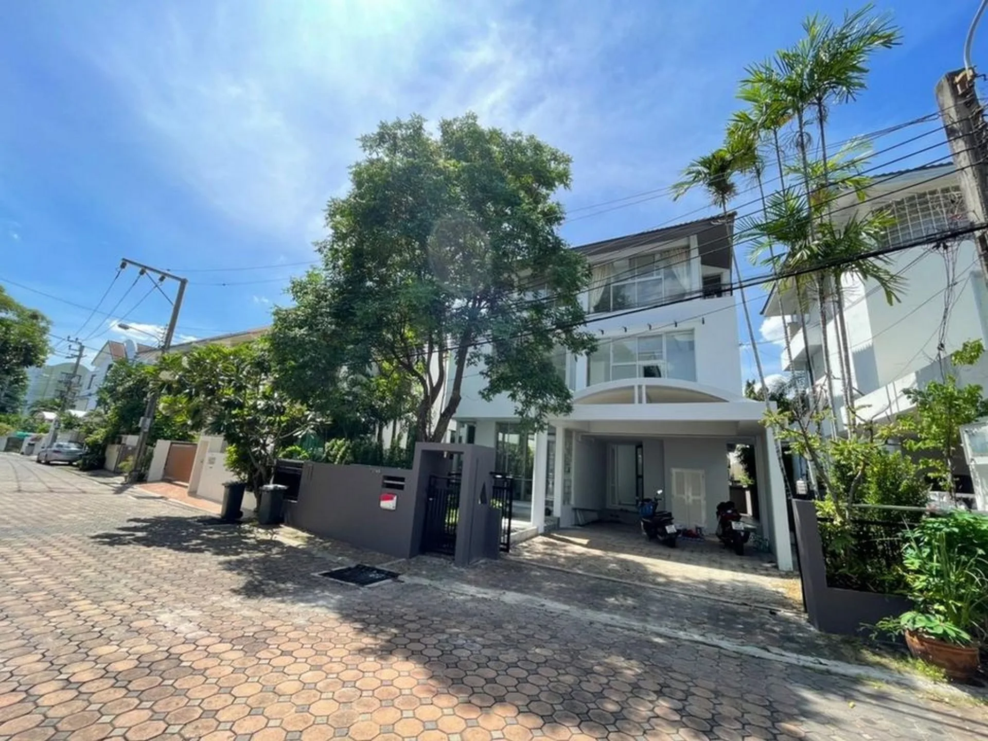 Property photos for Home Place Sukhumvit 71