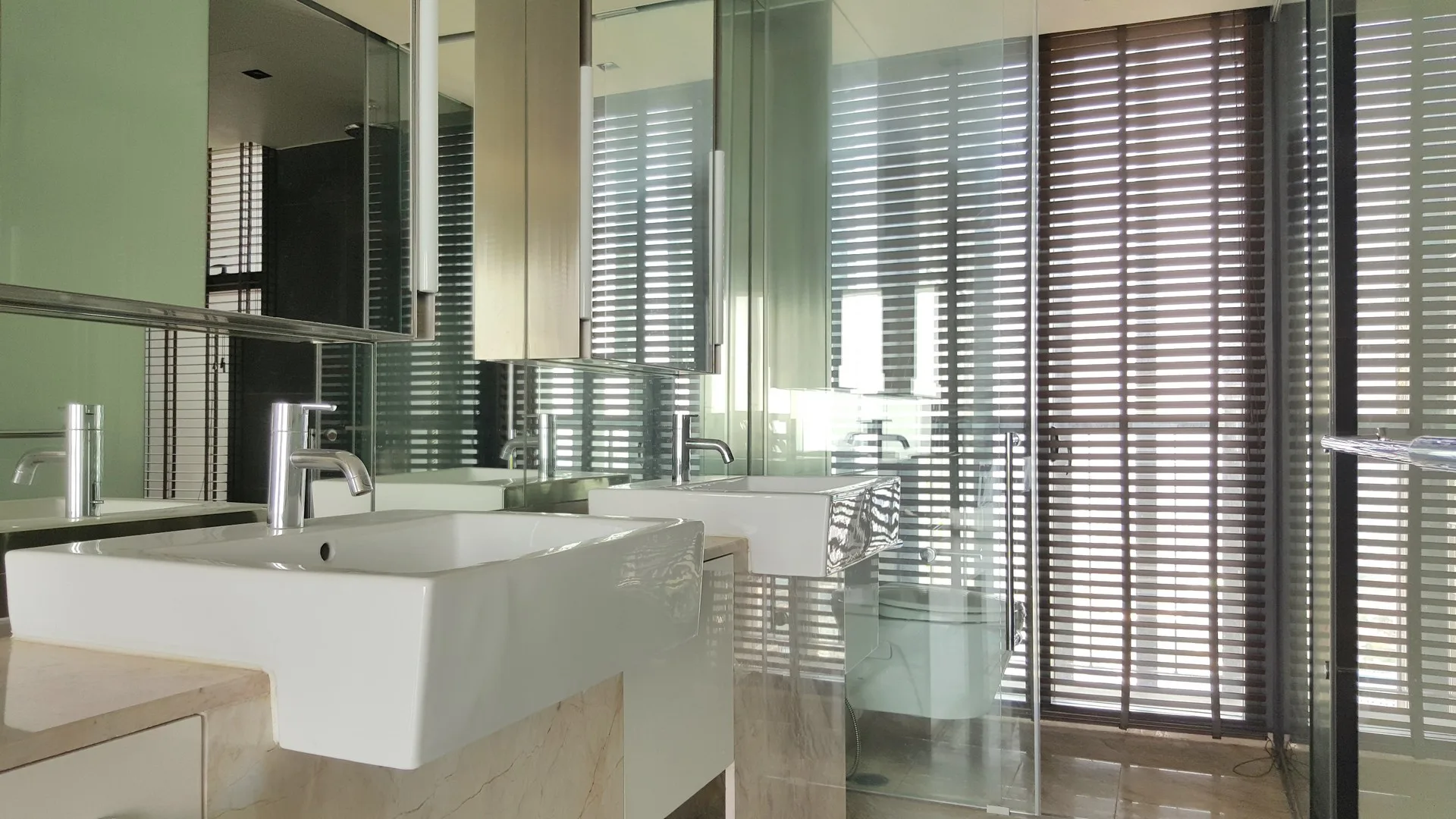 Property photos for The Met