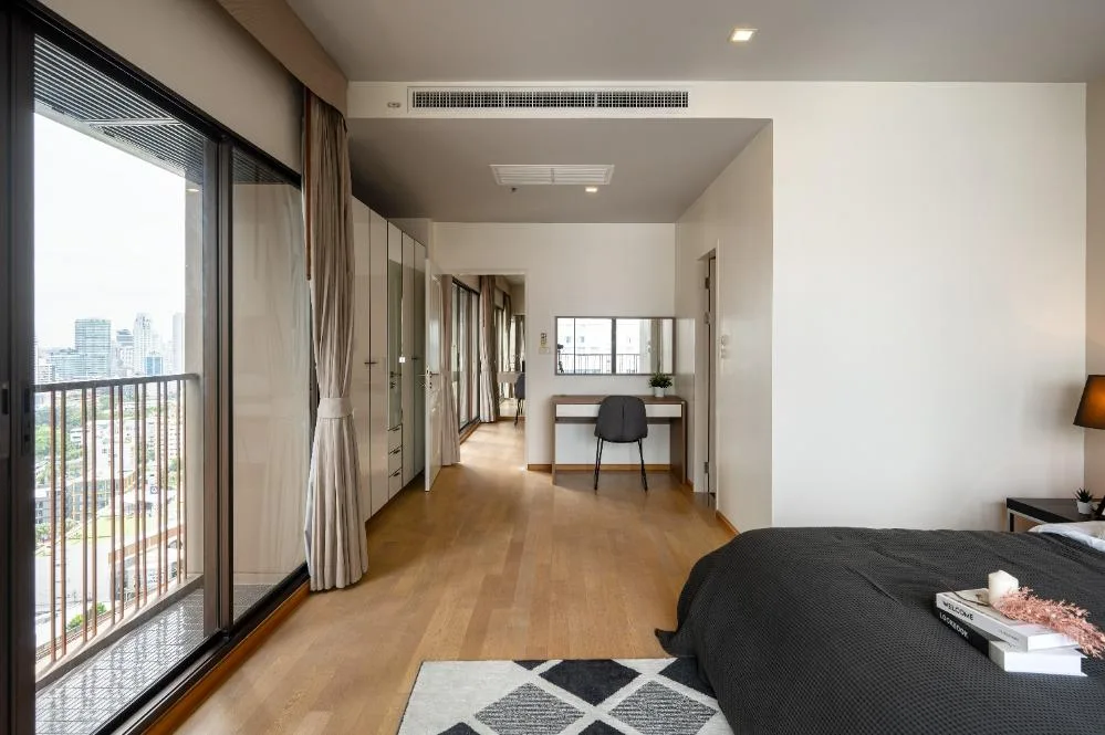 Property photos for Noble Refine