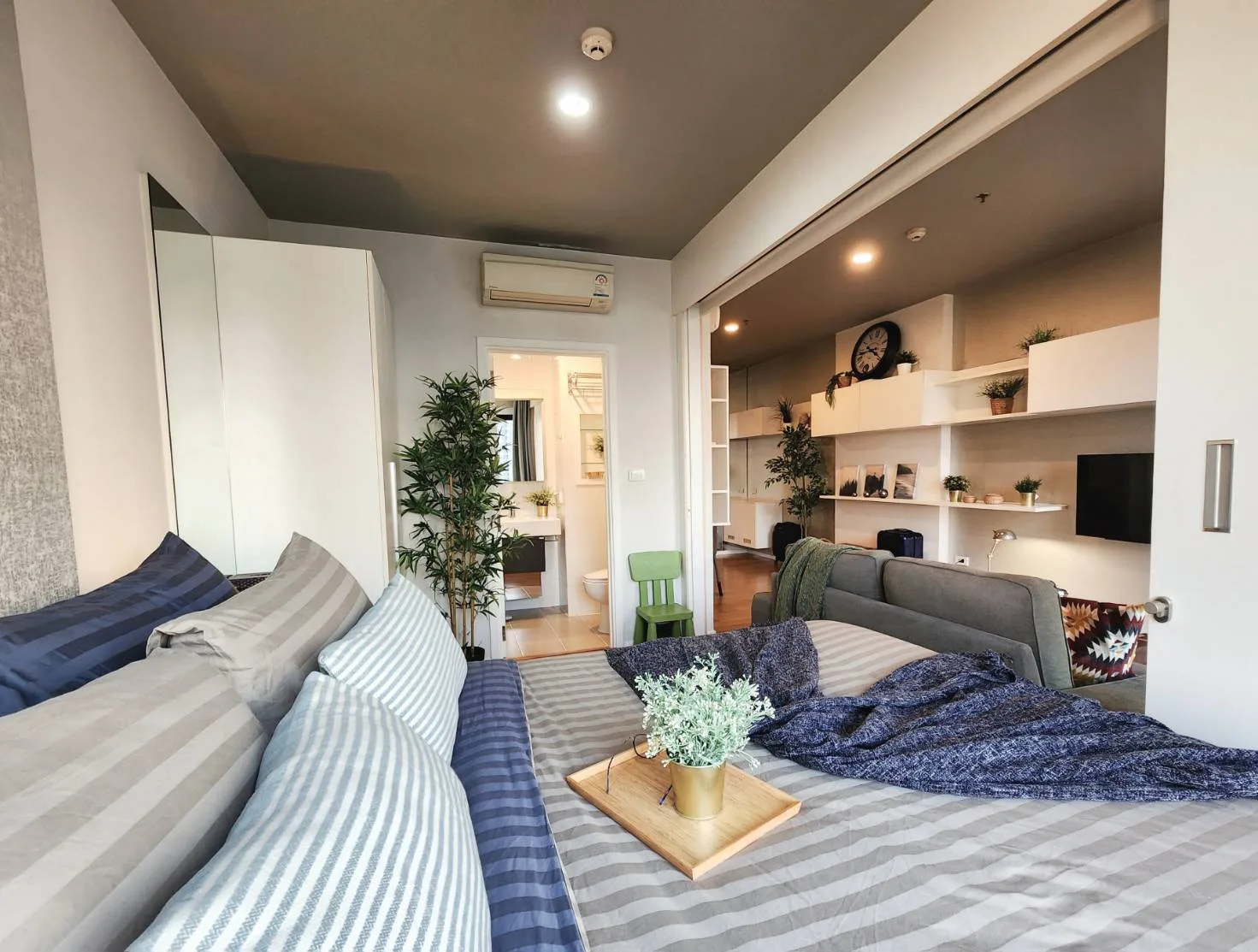 Property photos for Blocs 77