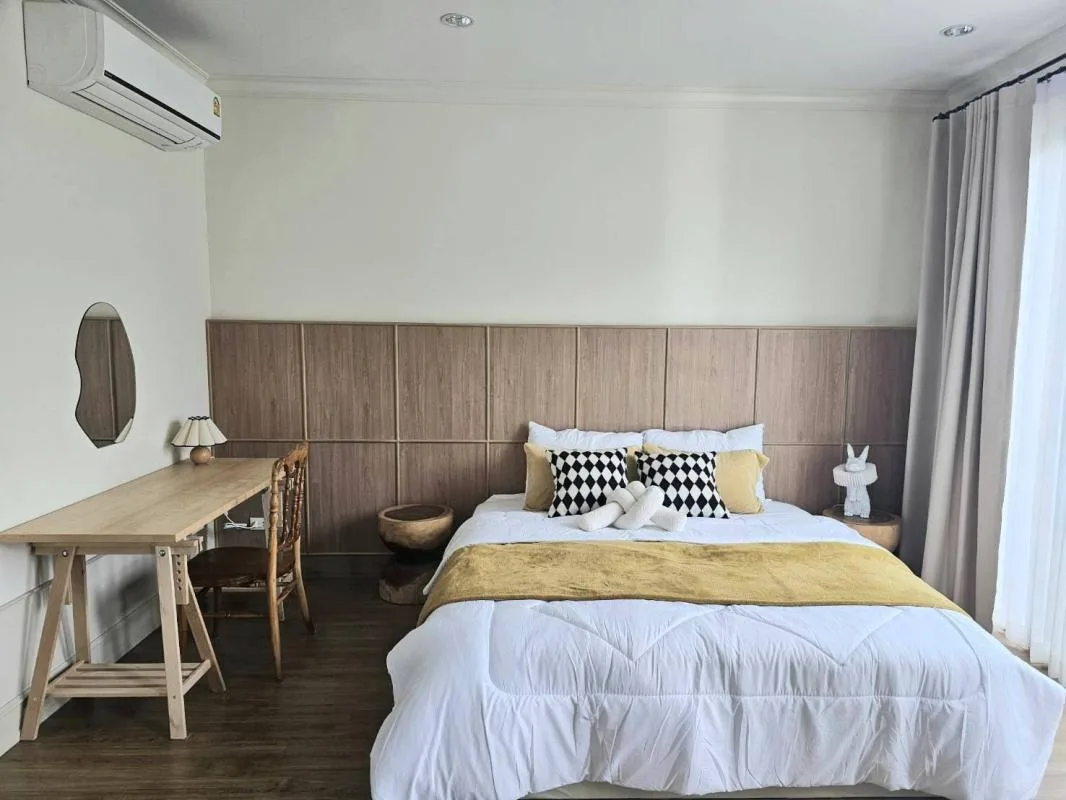 Property photos for Baan Klang Muang Rama 9