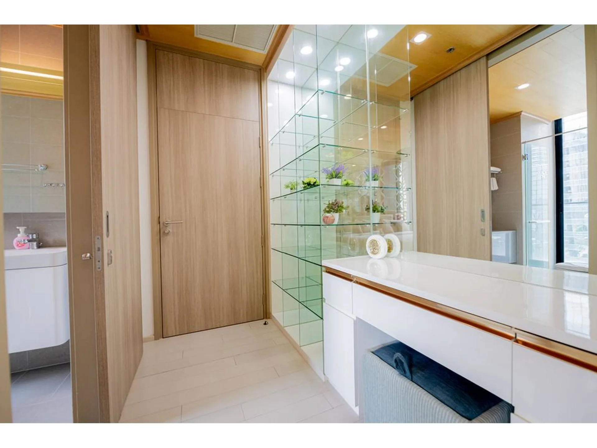 Property photos for Noble Ploenchit