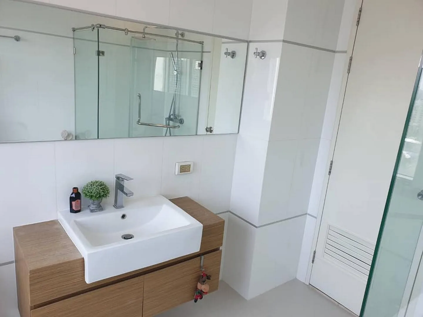 Property photos for Thru Thonglor