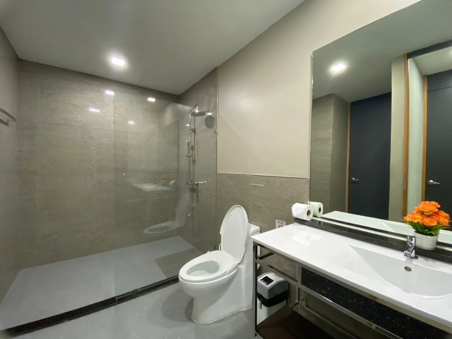 Property photos for Quad Sukhumvit 36 Serviced Apartment