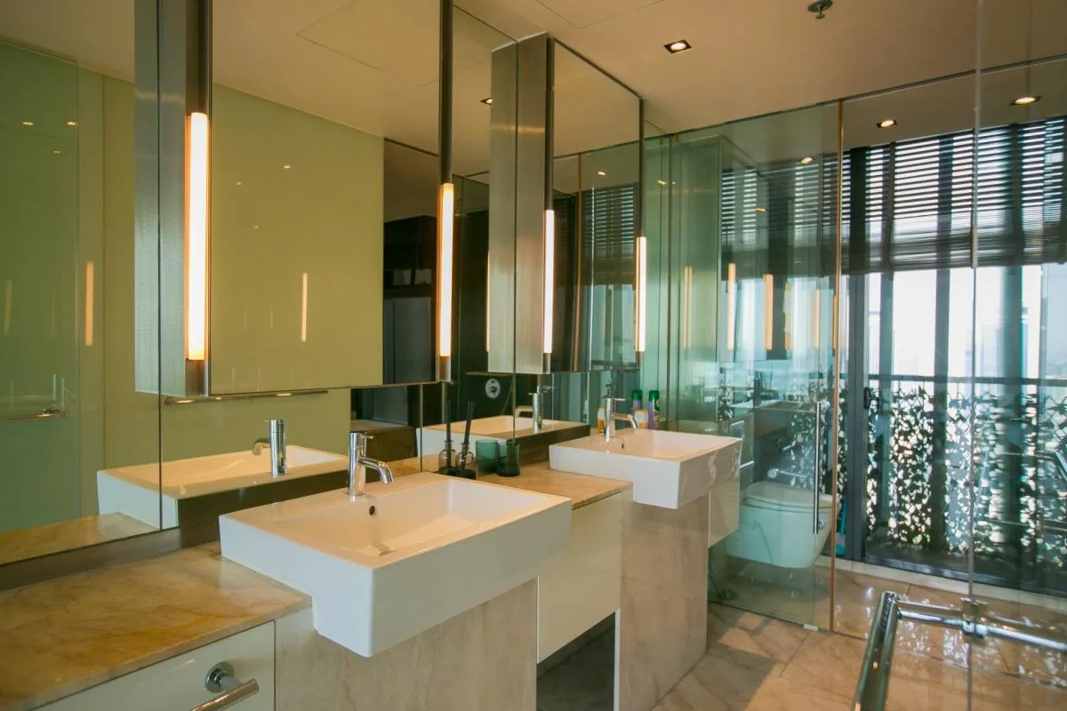 Property photos for The Met