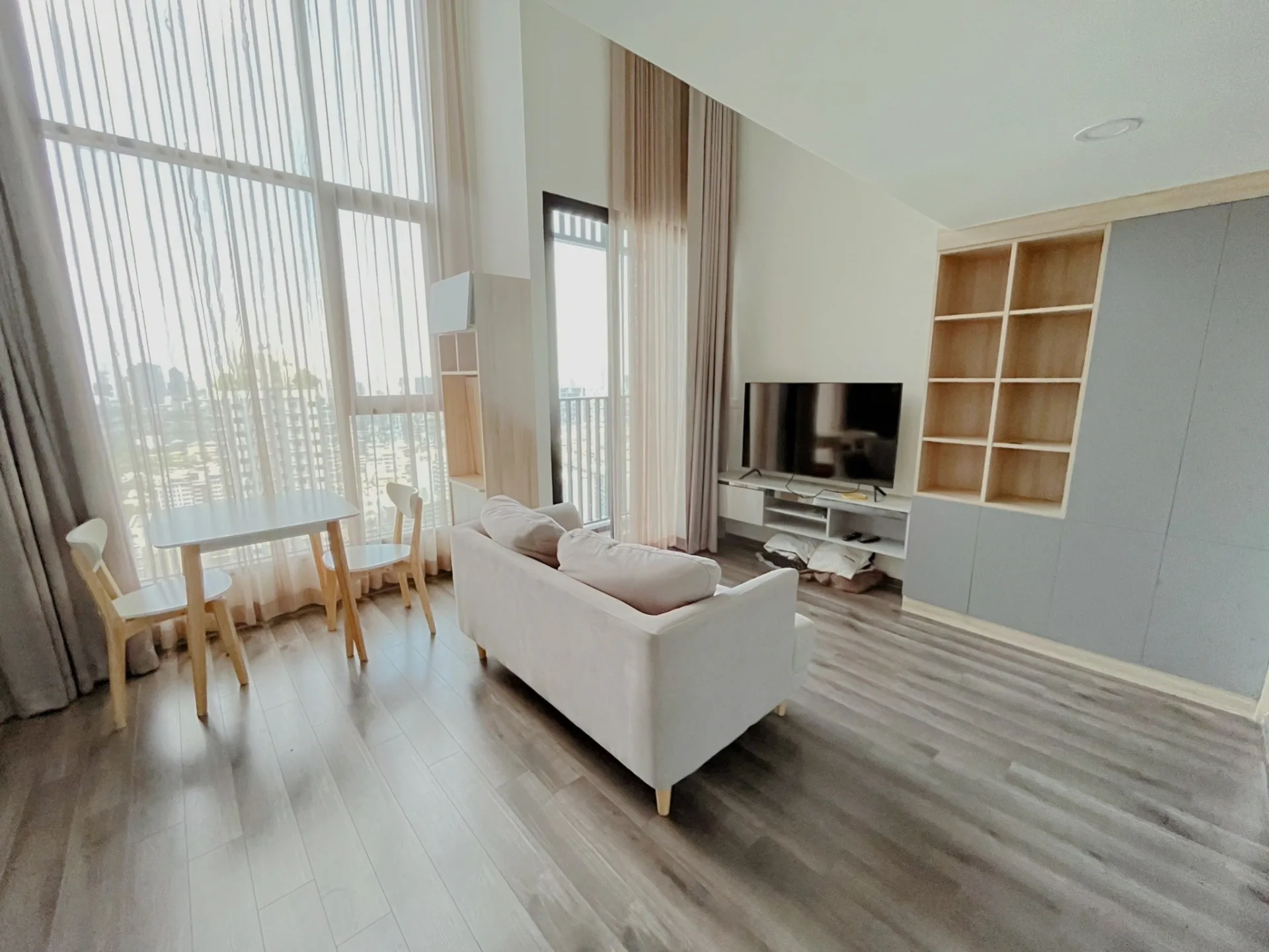 Property photos for KnightsBridge Space ??? Rama9