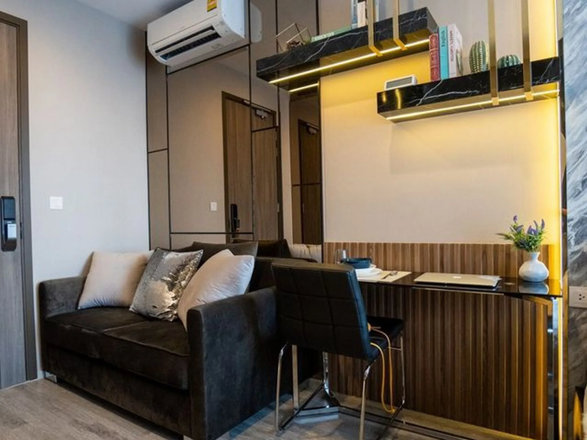 Property photos for Ideo Mobi Asoke