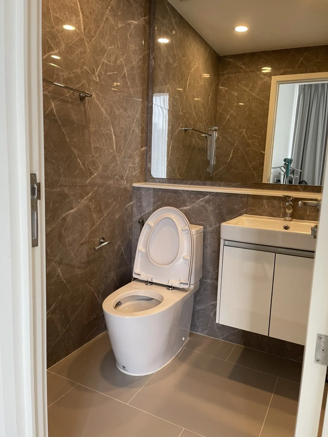 Property photos for Mazarine Ratchayothin