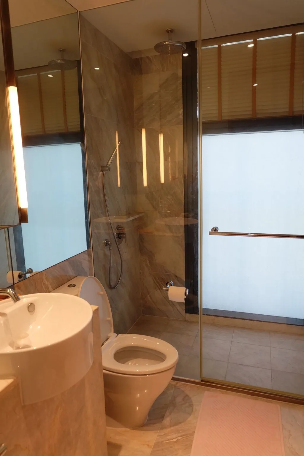 Property photos for The Met