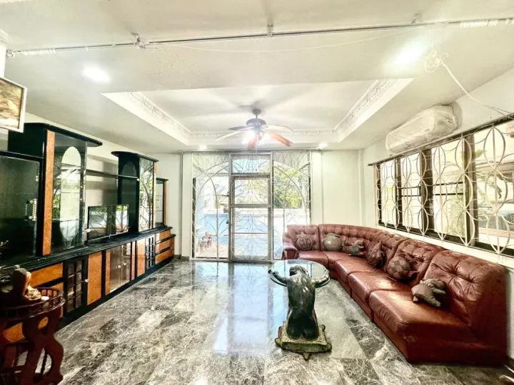 Property photos for Single House 4/109