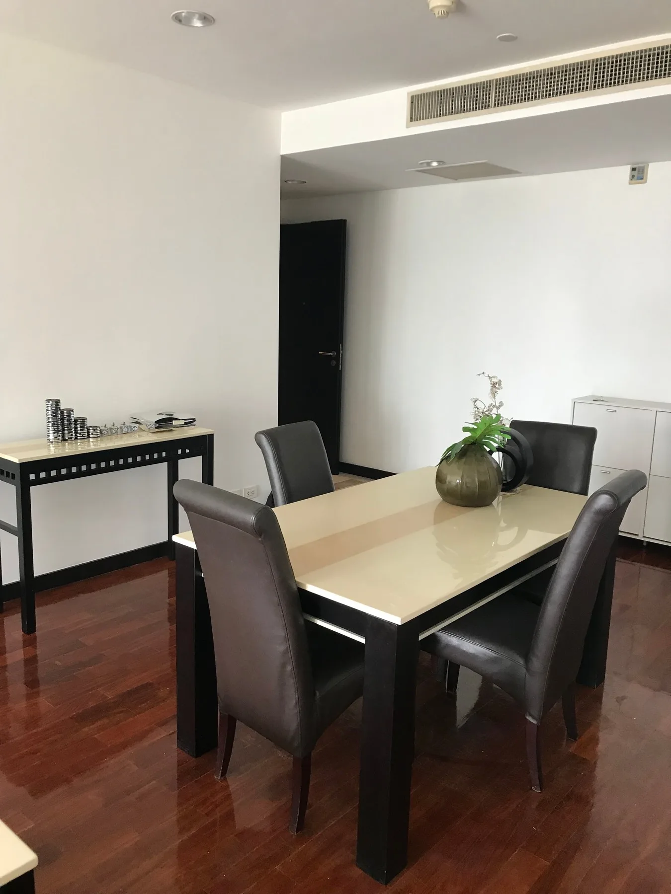 Property photos for Wilshire