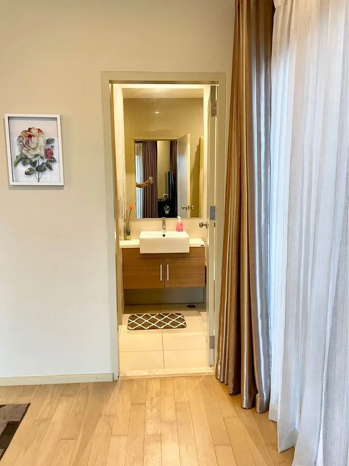 Property photos for Noble Reveal