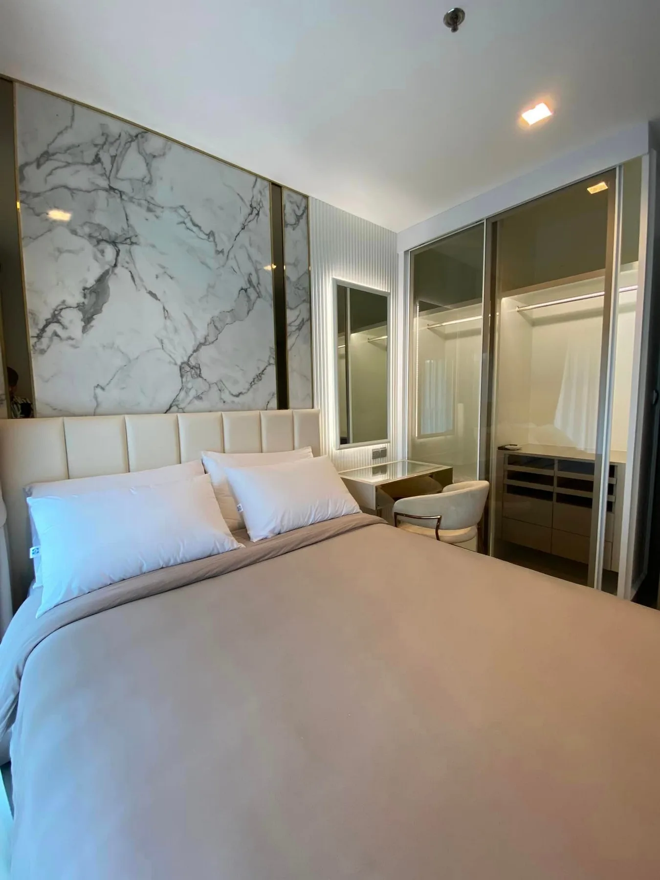Property photos for LIFE Asoke - Rama 9