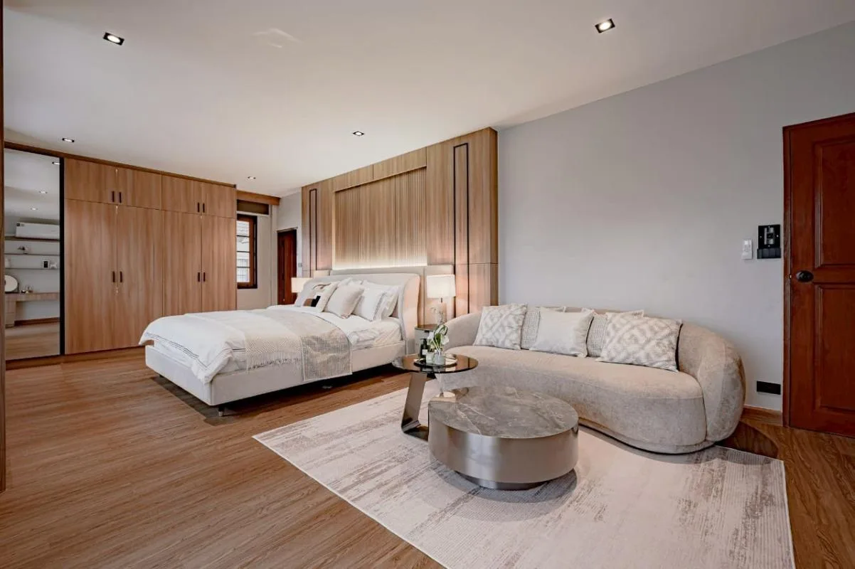 Property photos for Single House Suk. 101