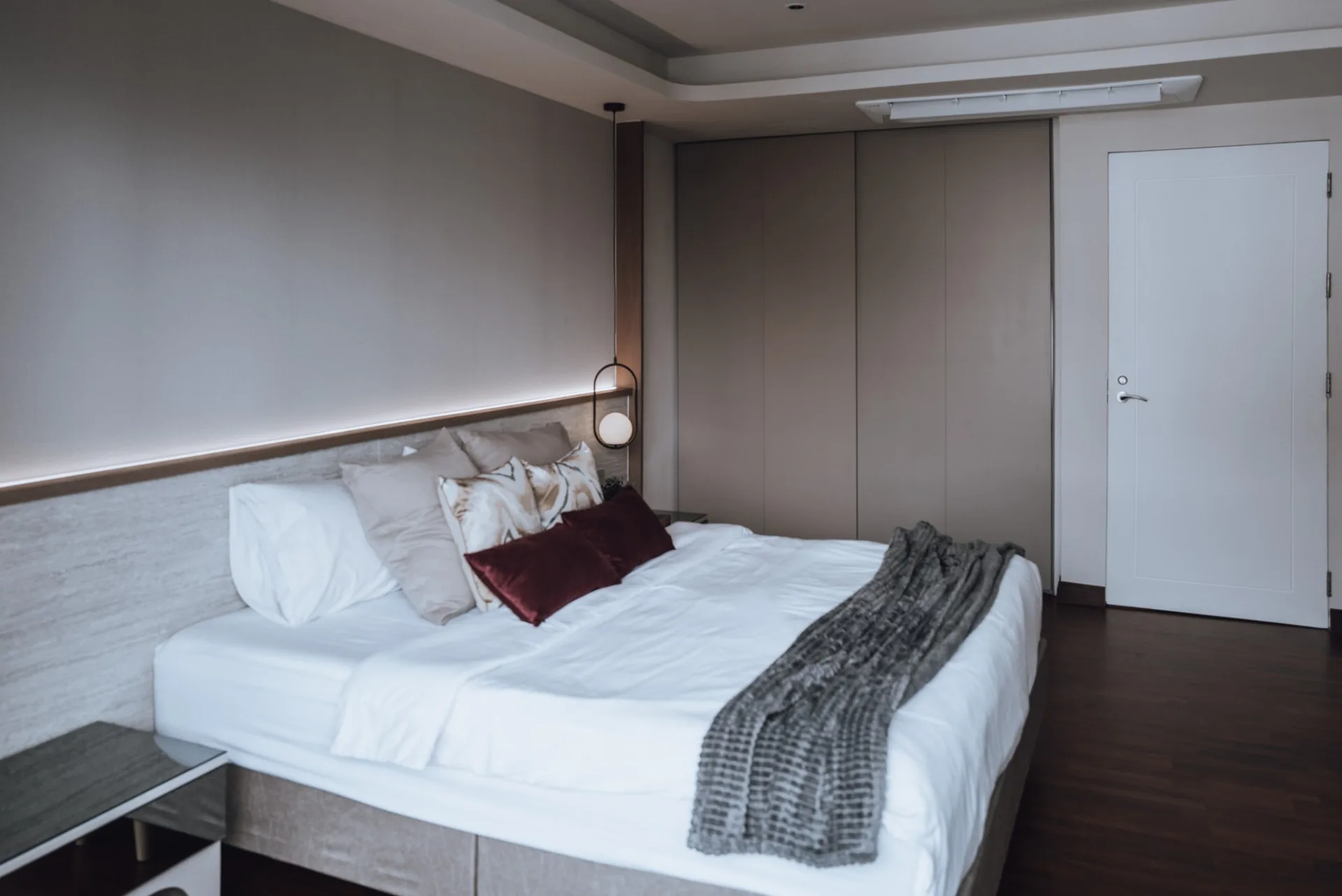 Property photos for Supreme Elegance