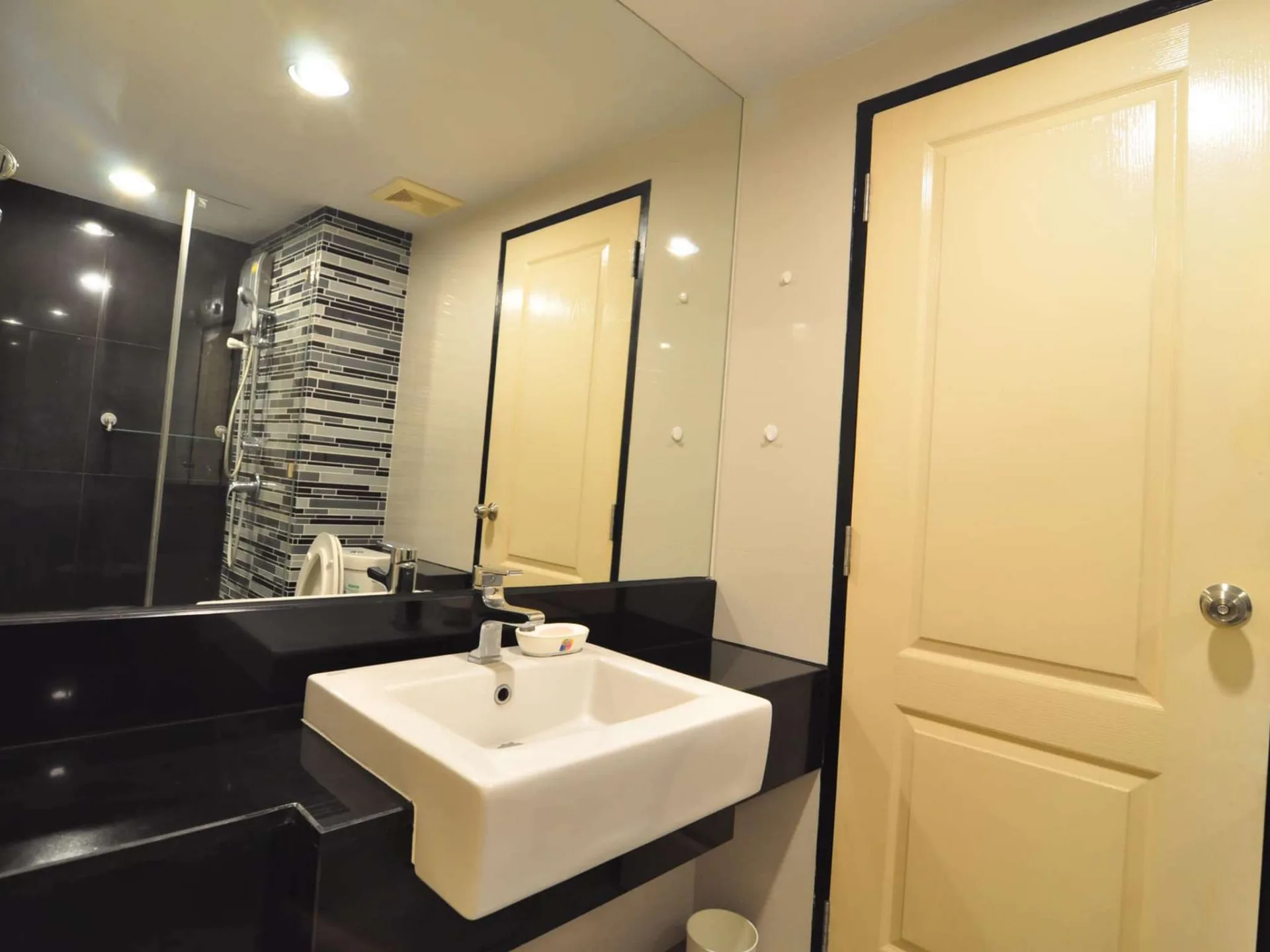 Property photos for Bangkok Feliz Sukhumvit 69
