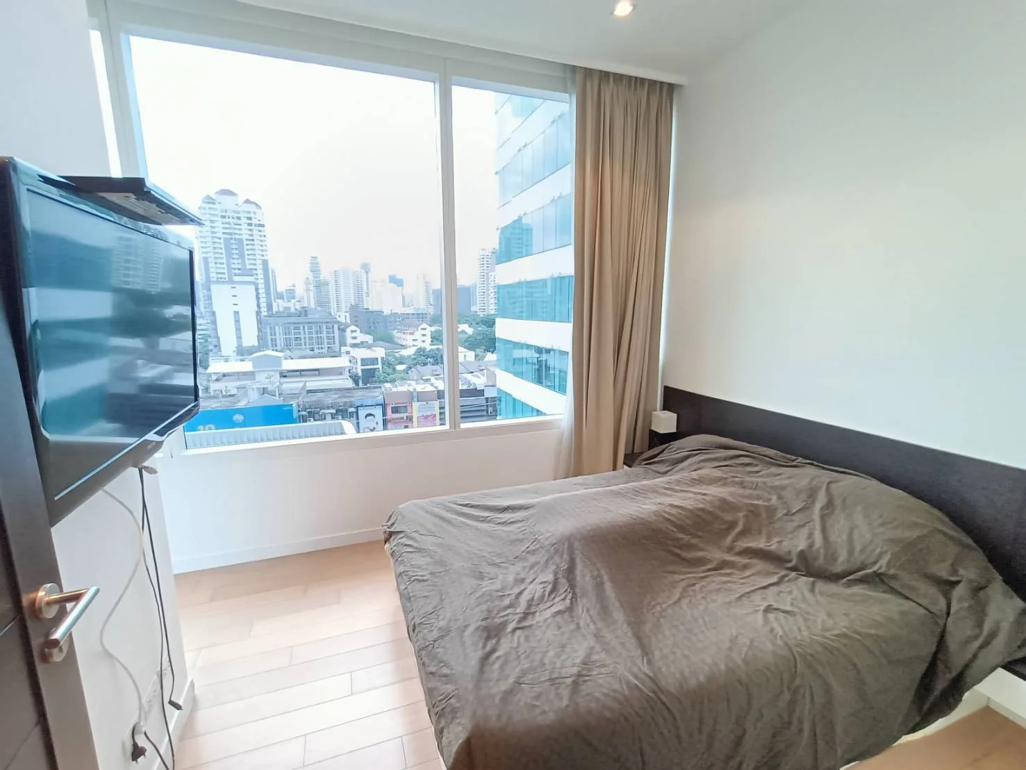 Property photos for Eight Thonglor Residence