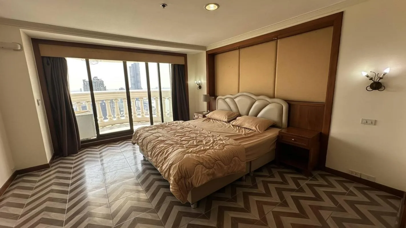 Property photos for State Tower