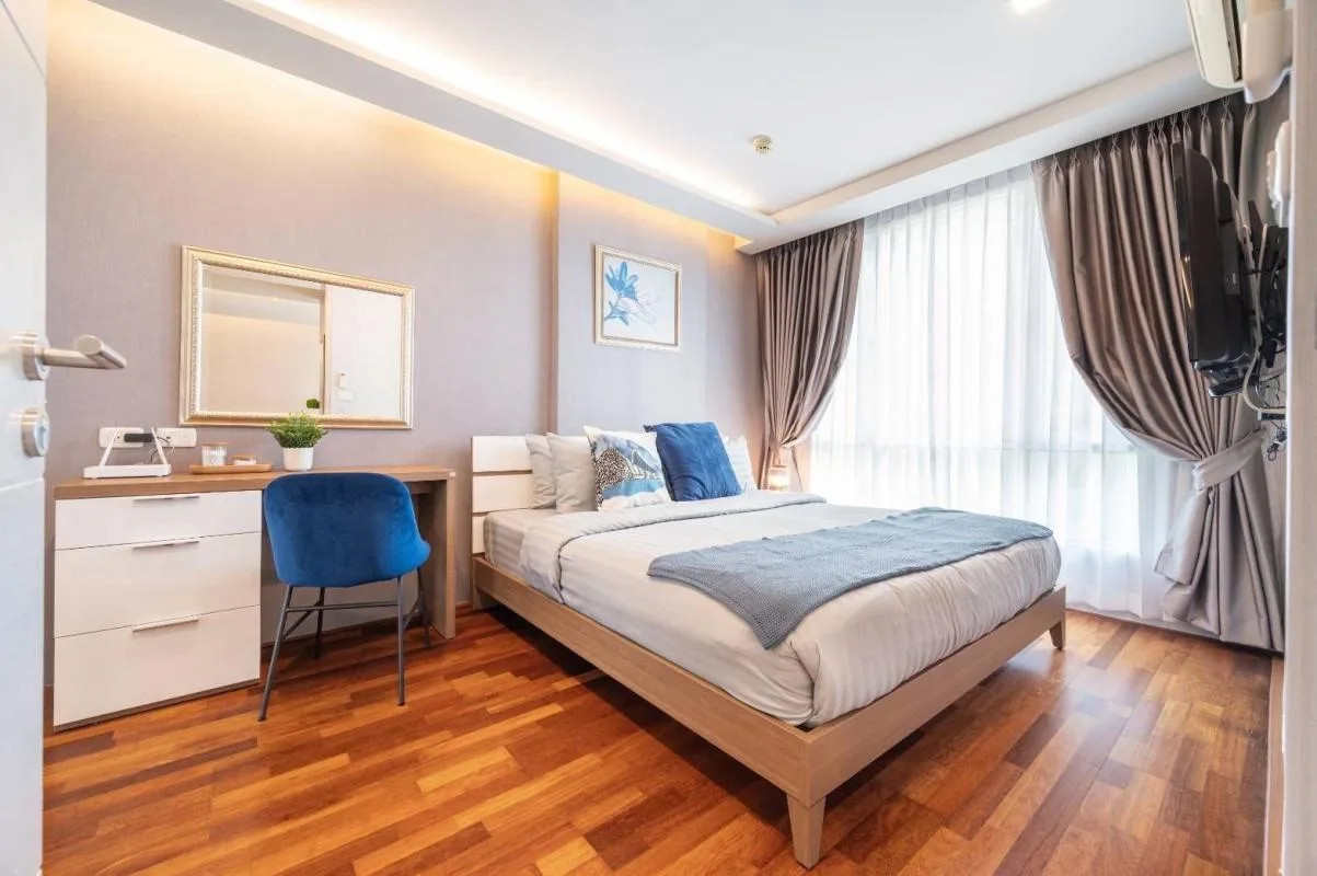 Property photos for Beverly 33