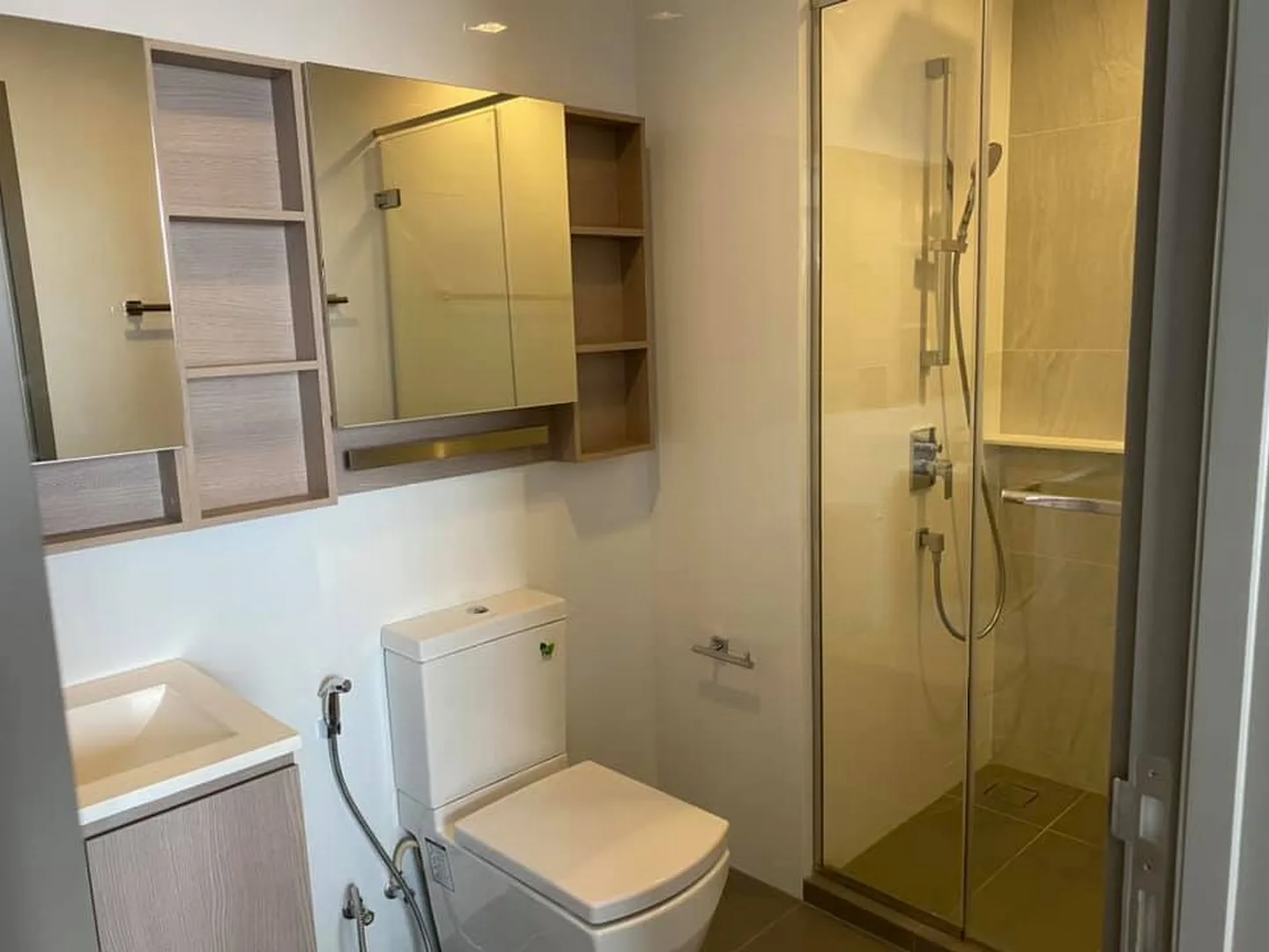 Property photos for The Line Wongsawang