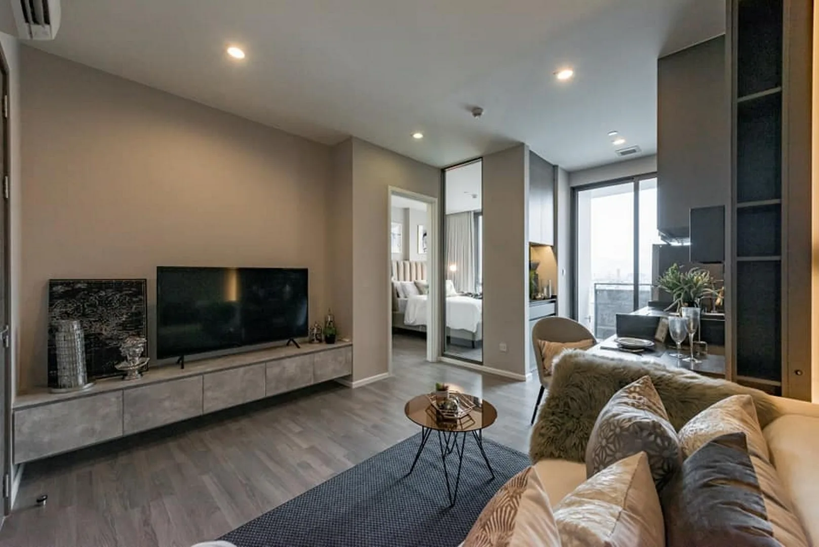 Property photos for The Room Sukhumvit 69