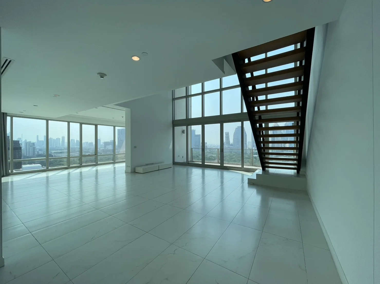 Property photos for 185 Rajadamri
