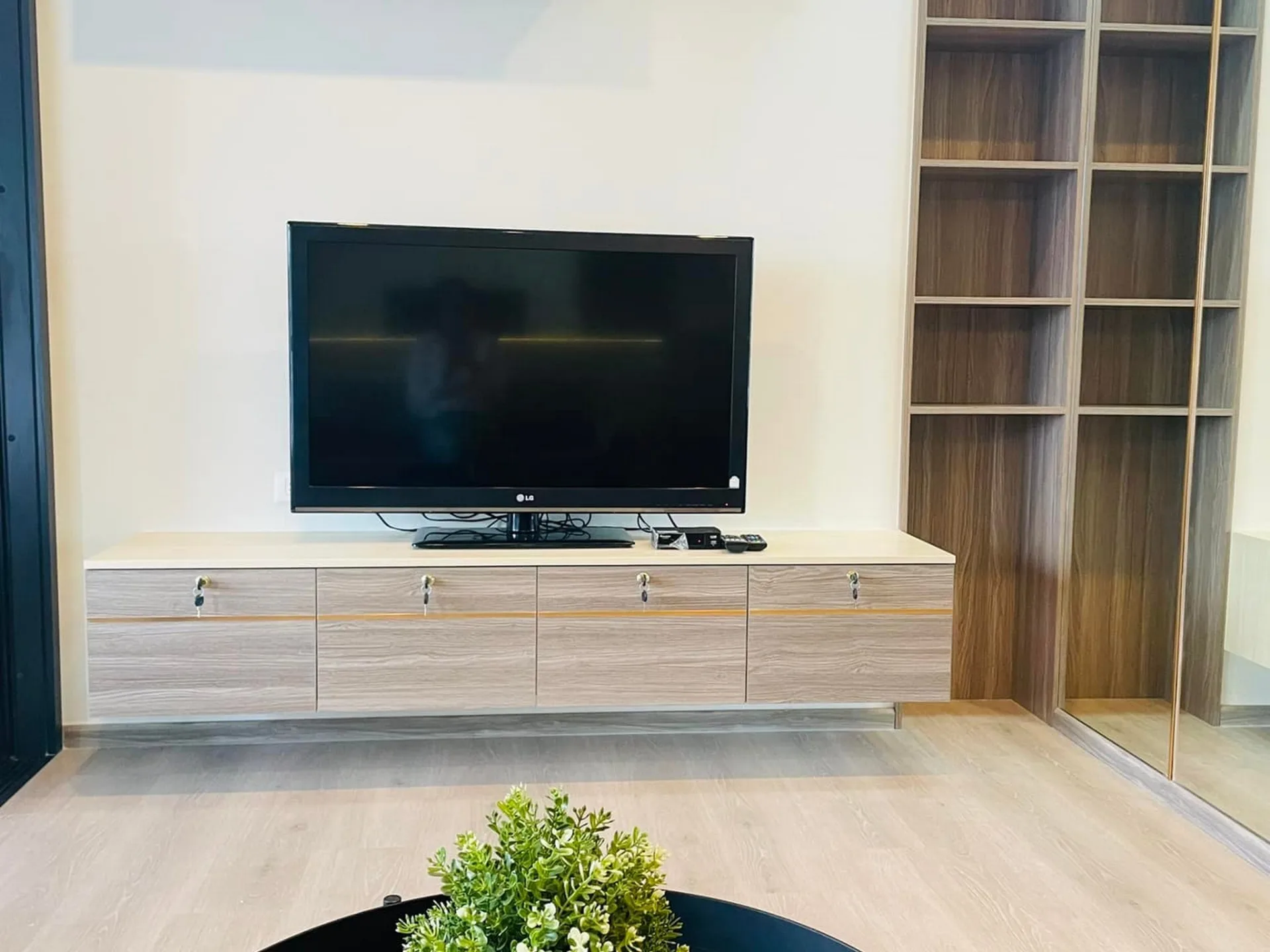 Property photos for THE LINE Phahonyothin Park