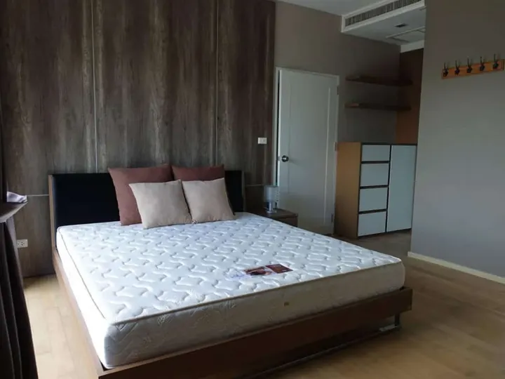 Property photos for Noble Reveal