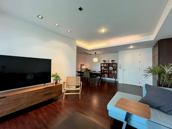 Property photos for Supreme Elegance
