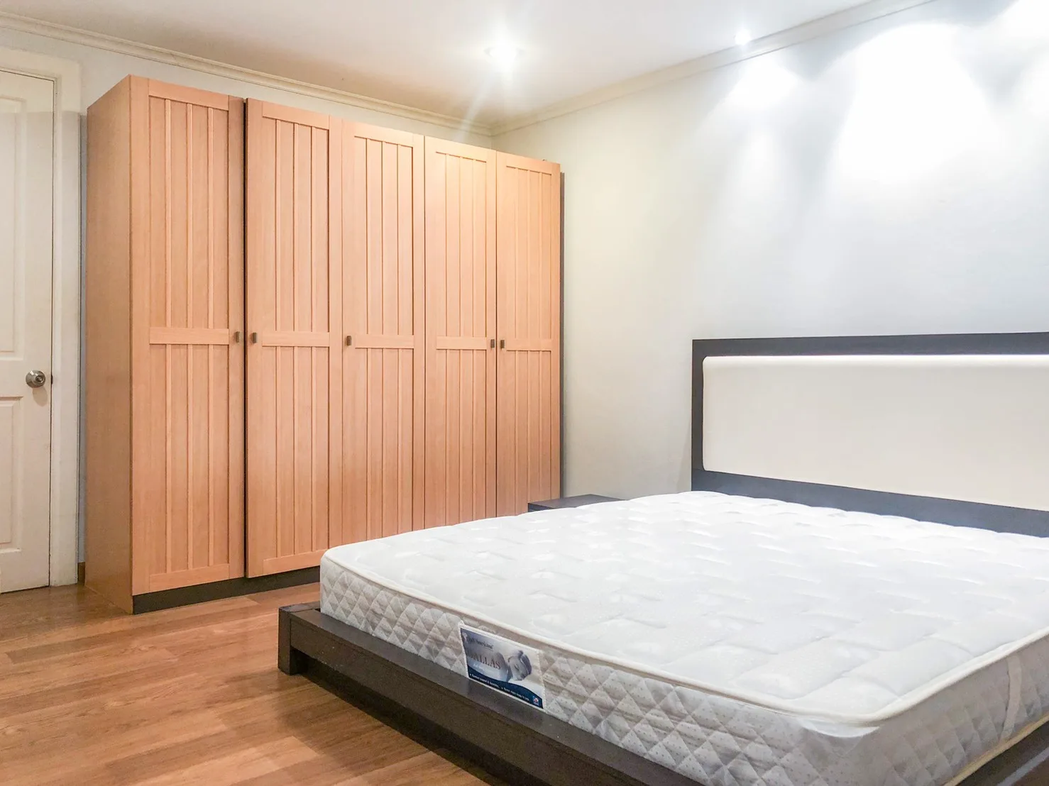 Property photos for Wattana Suite