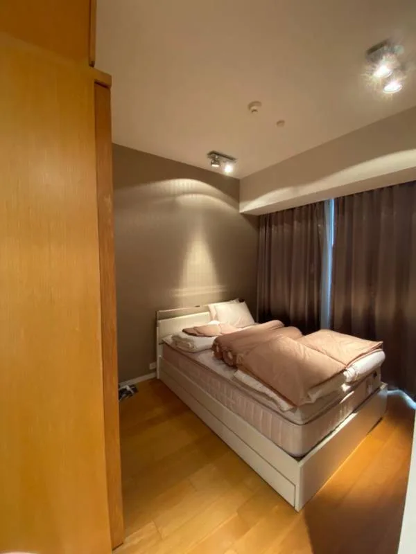 Property photos for The Met