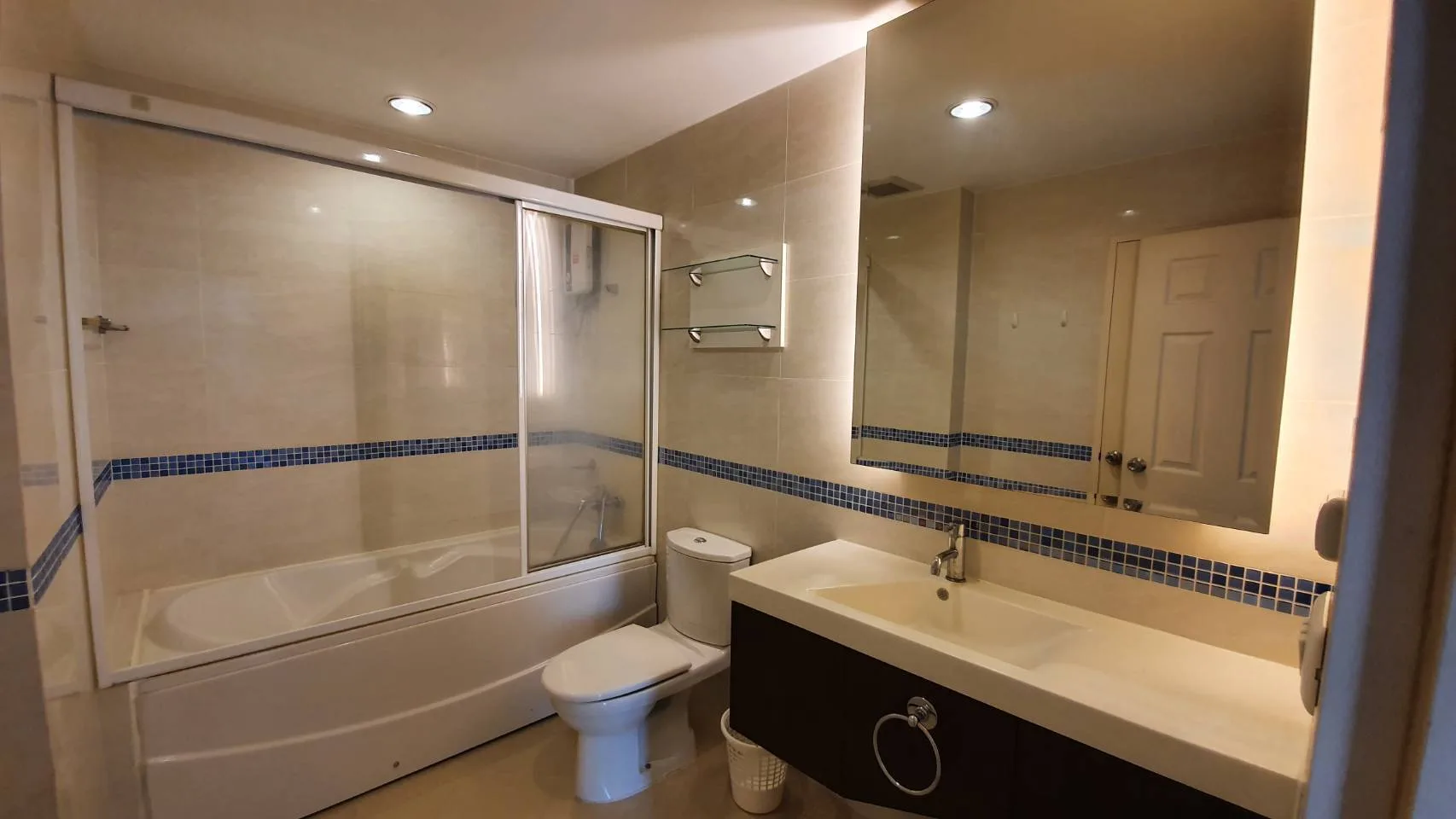 Property photos for Life Sukhumvit 65