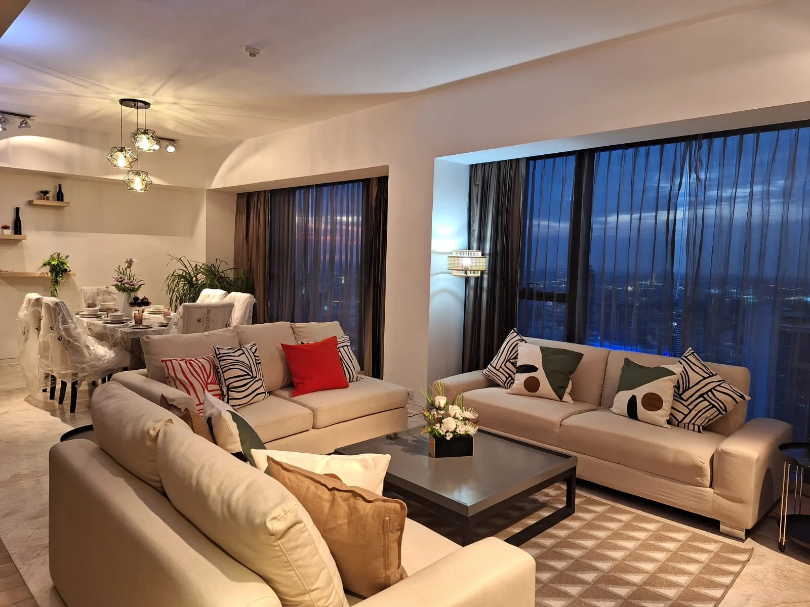 Property photos for The Met