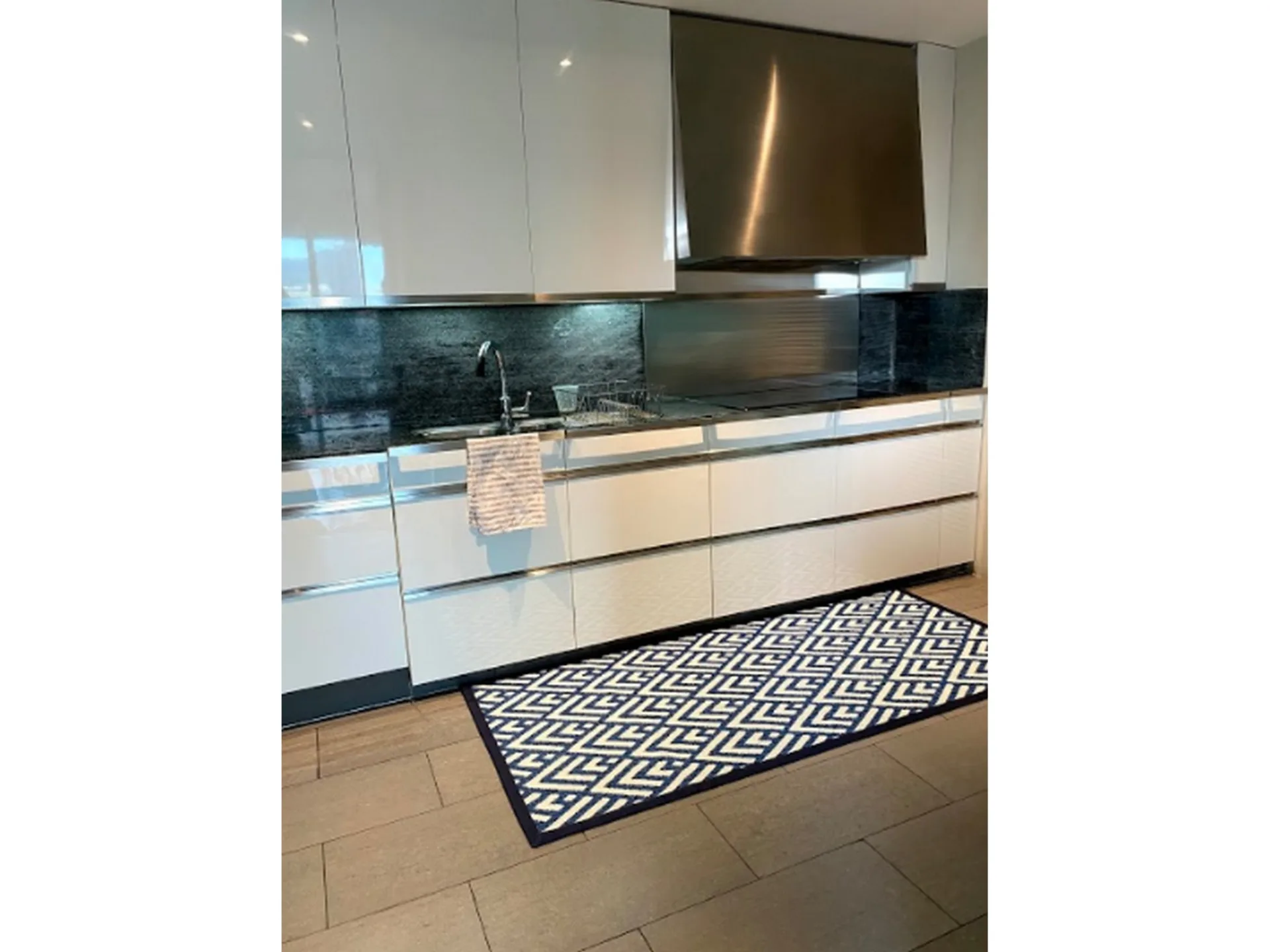 Property photos for The Met