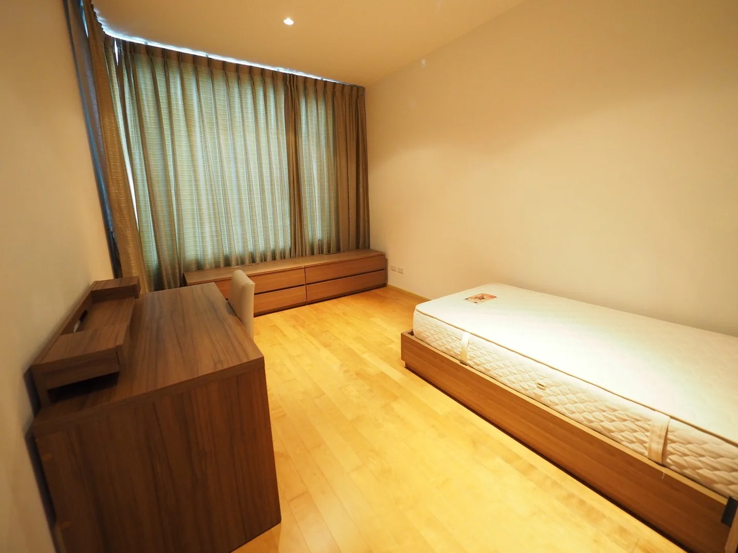 Property photos for Villa Rachatewi
