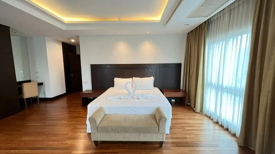 Property photos for Royal Residence Park