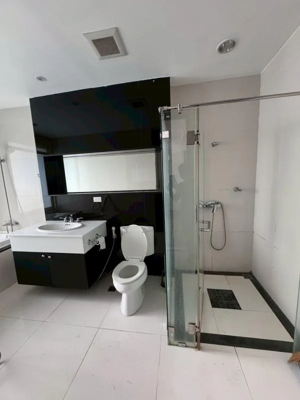 Property photos for The Address Chidlom