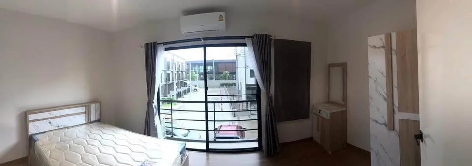 Property photos for Baan Klang Muang Srinakarin-onnut